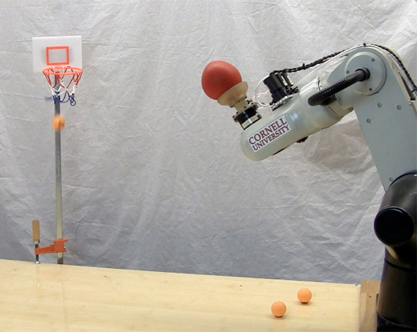 ربات بسکتبالیست