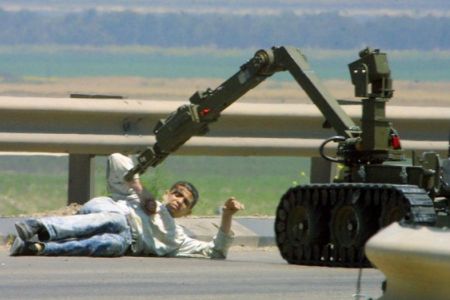 حمله ربات به کودک 