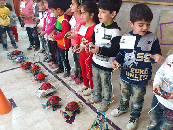 شروع مسابقات رباتیک