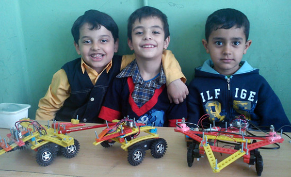 دوستی و هیجان رباتیک