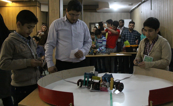 رقابت در رباتیک